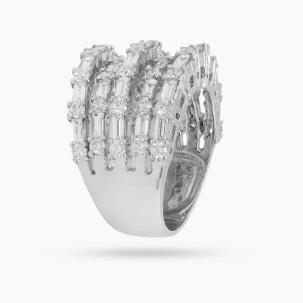 Fan Shaped Ring in White Gold with Round Diamonds and Baguettes
