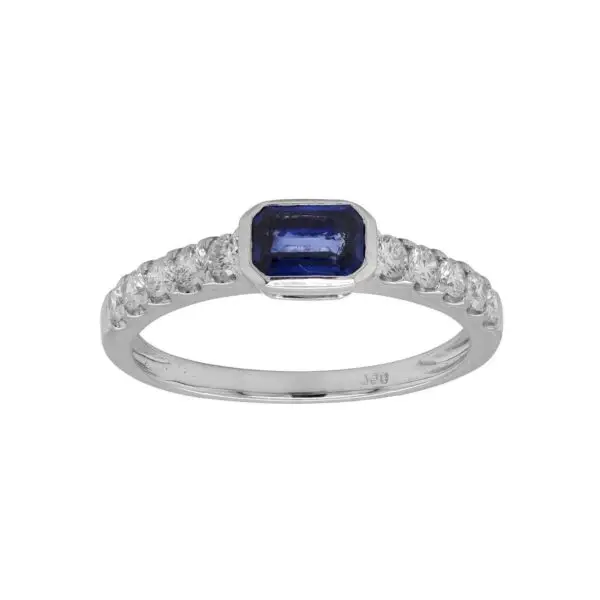Ring in White Gold with Round Diamonds and Blue Sapphire