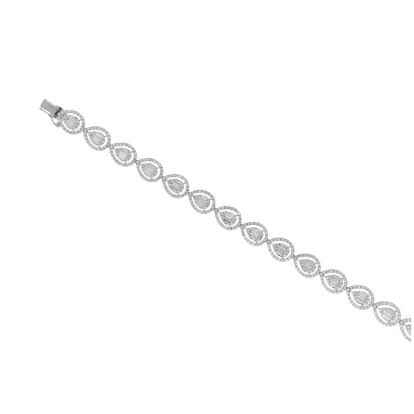 Bracelet in White Gold with Round and Baguette Shape Diamonds