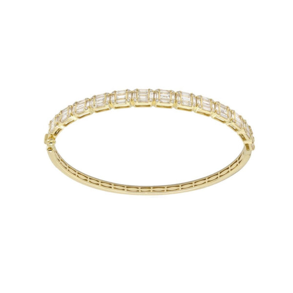 Bracelet in Yellow Gold with Round and Baguette Shape Diamonds