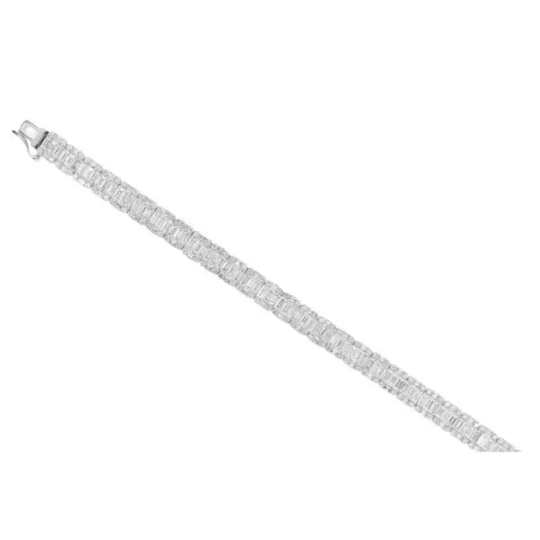 Bracelet in White Gold with Round and Baguette Shape Diamonds