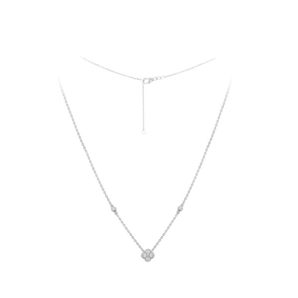 Necklace in White Gold with 4-Clover Round Diamonds