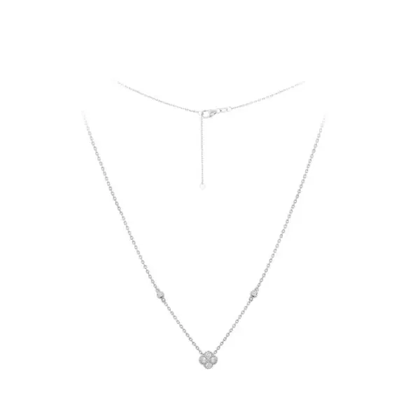 Necklace in White Gold with 4-Clover Round Diamonds